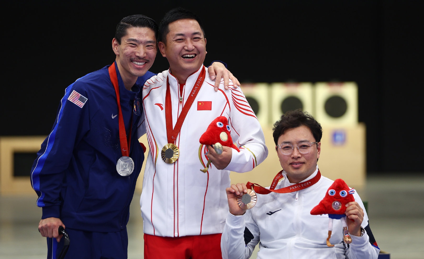 od体育地址-包含射击项目中选手神勇大胜摘得金牌的词条