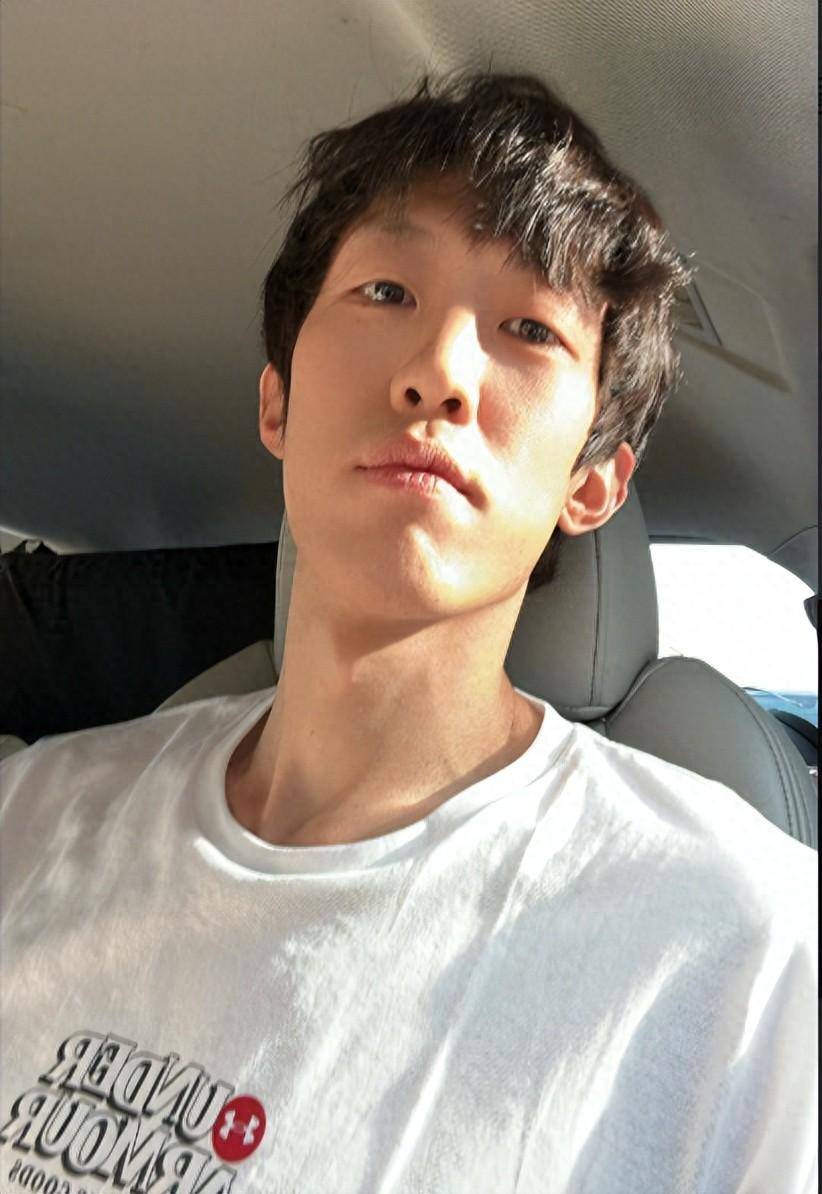 od体育教练-田径选手张国伟突破个人PB,闯入决赛